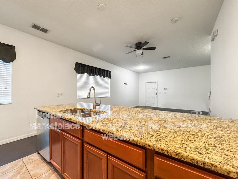 4208 Fennwood Ct - Photo 7 of 18
