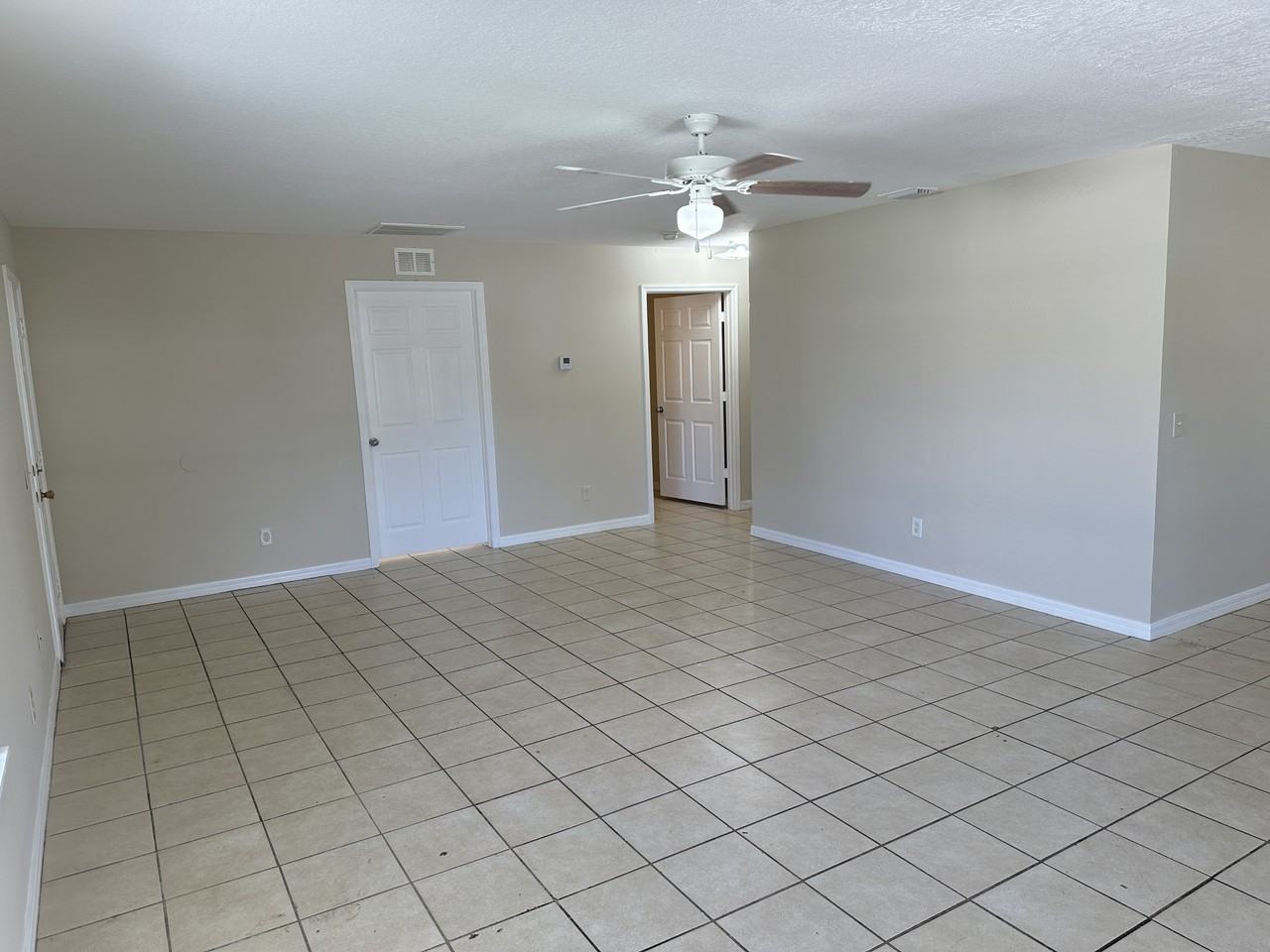 4850 9th St - Photo 4 of 13