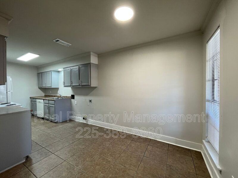 12528 Warfield Ave - Photo 5 of 23