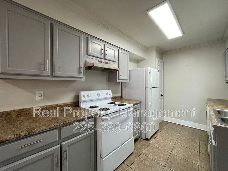 12528 Warfield Ave - Photo 7 of 23