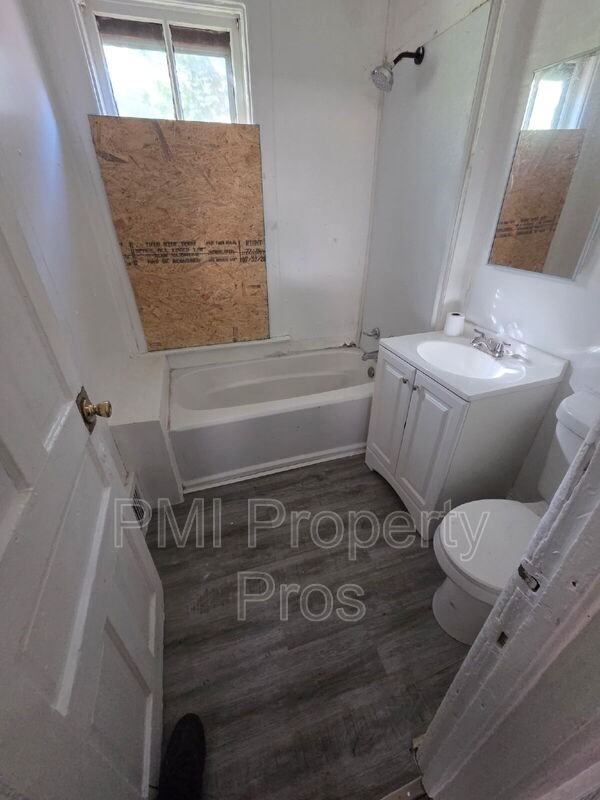 615 W Chambers St - Photo 7 of 10
