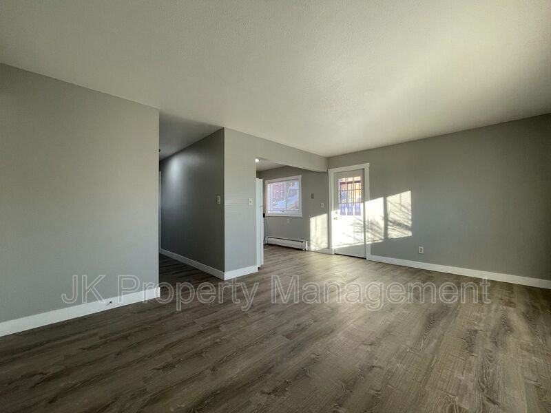 2100 4th St Ne #1 - Photo 3 of 12