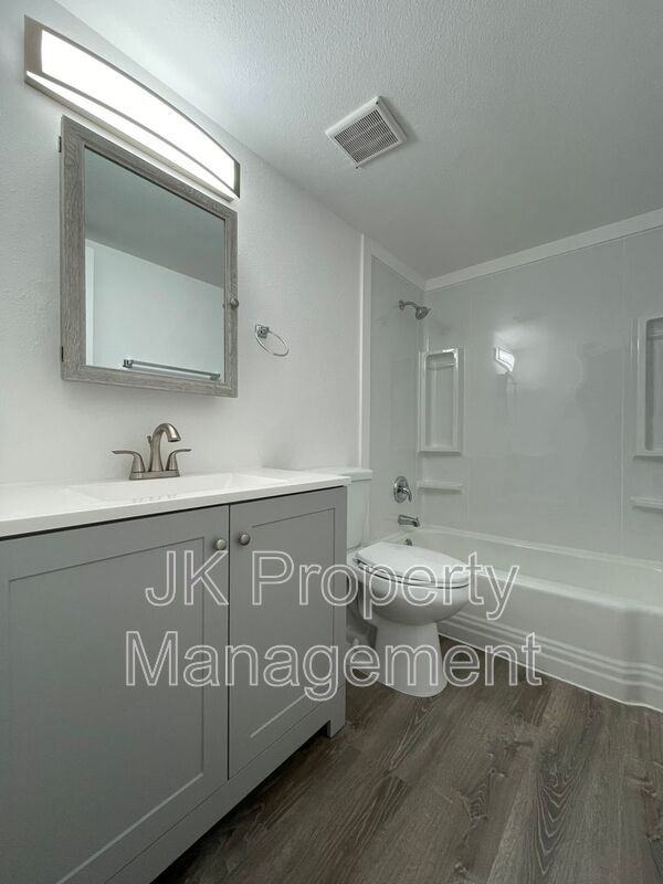 2100 4th St Ne #1 - Photo 6 of 12