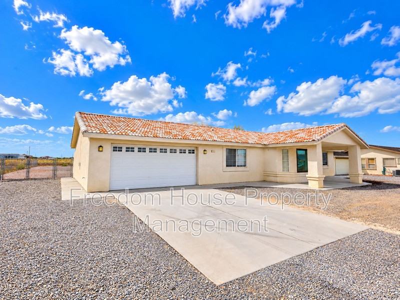 701 Mount Charleston Dr - Photo 4 of 45