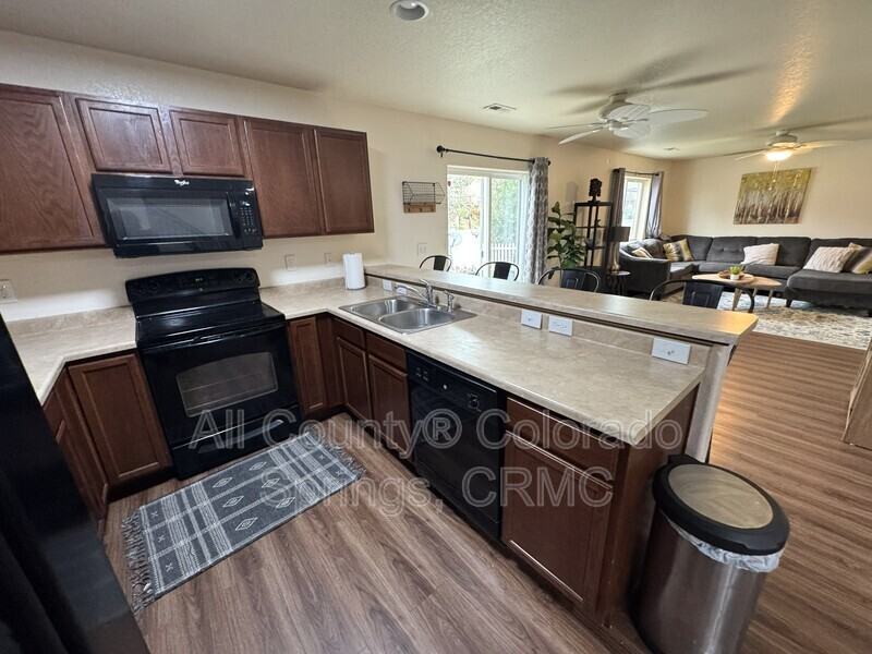 7624 Stetson Highlands Dr - Photo 4 of 28