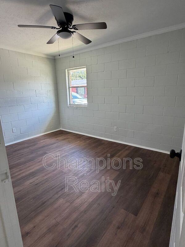 3406 Terminal Ct - Photo 6 of 6