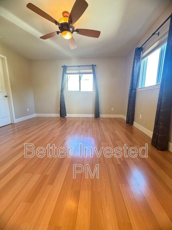 1123 Humboldt St - Photo 5 of 24