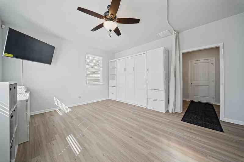 423 Asuza St - Photo 5 of 35