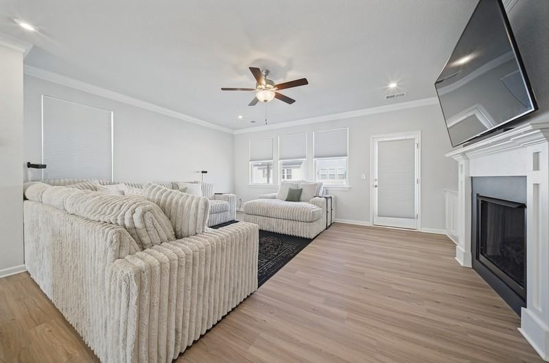 423 Asuza St - Photo 7 of 35