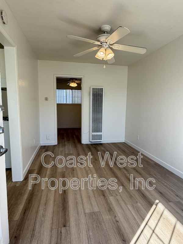 4421 College Ave - Photo 3 of 12
