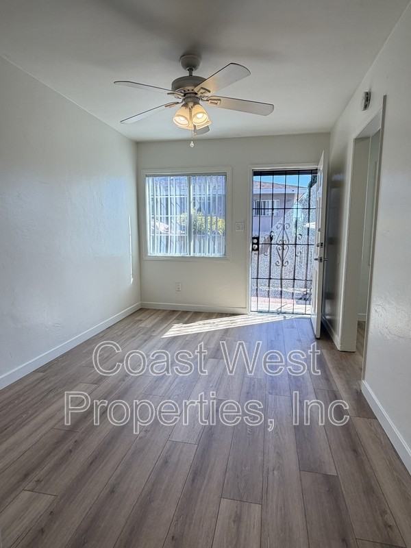 4421 College Ave - Photo 4 of 12