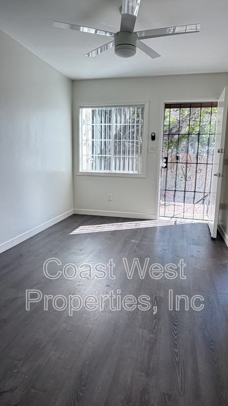 4425 College Ave - Photo 4 of 14