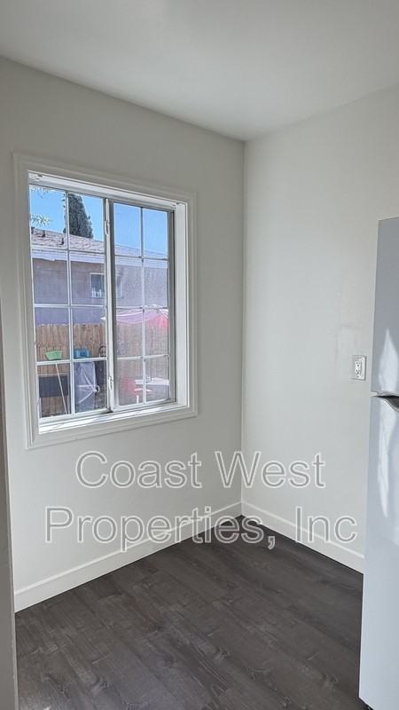 4425 College Ave - Photo 5 of 14
