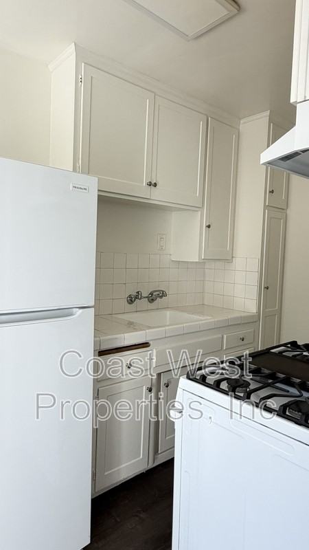 4425 College Ave - Photo 6 of 14