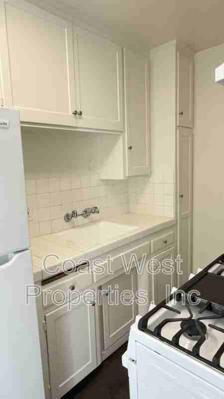 4425 College Ave - Photo 7 of 14