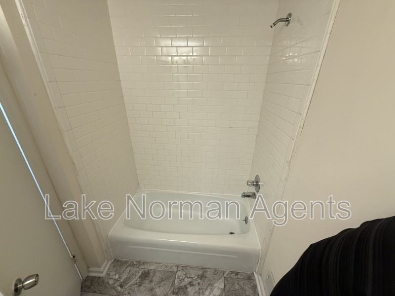 1000 Feldbank Dr - Photo 6 of 10