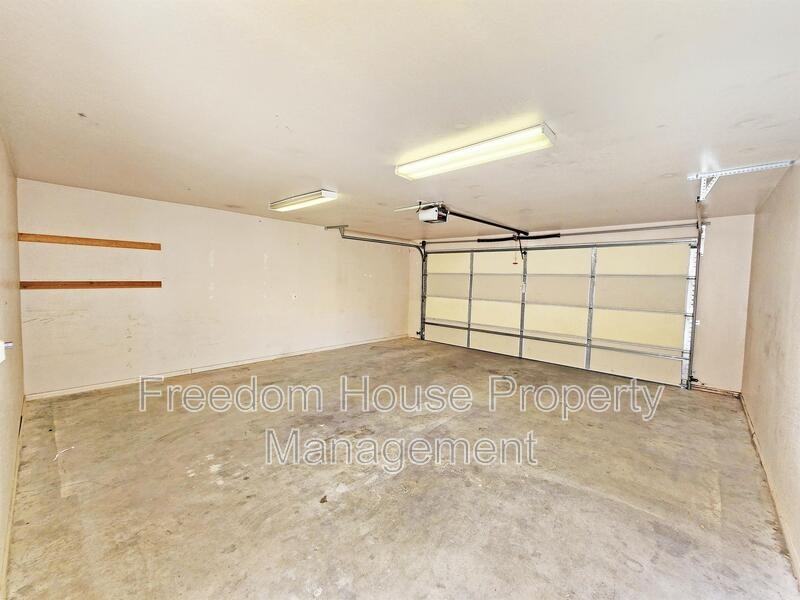 1051 Red Butte St #4 - Photo 7 of 29