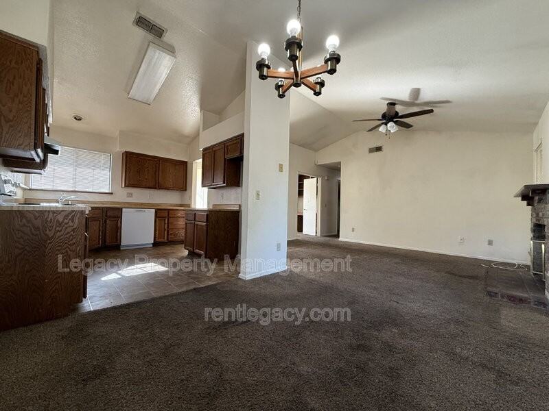 10 Gertz Ct - Photo 4 of 21