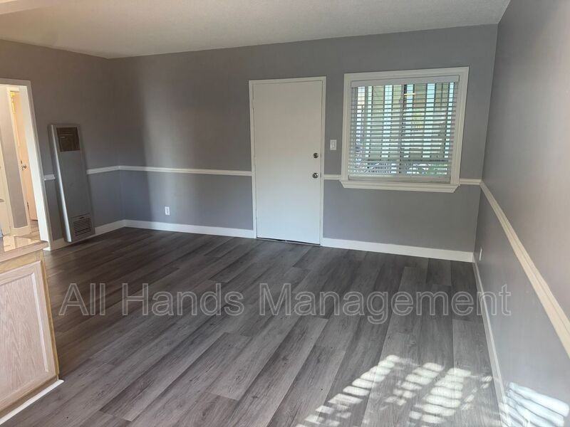 231 Loma Ave #14 - Photo 2 of 15