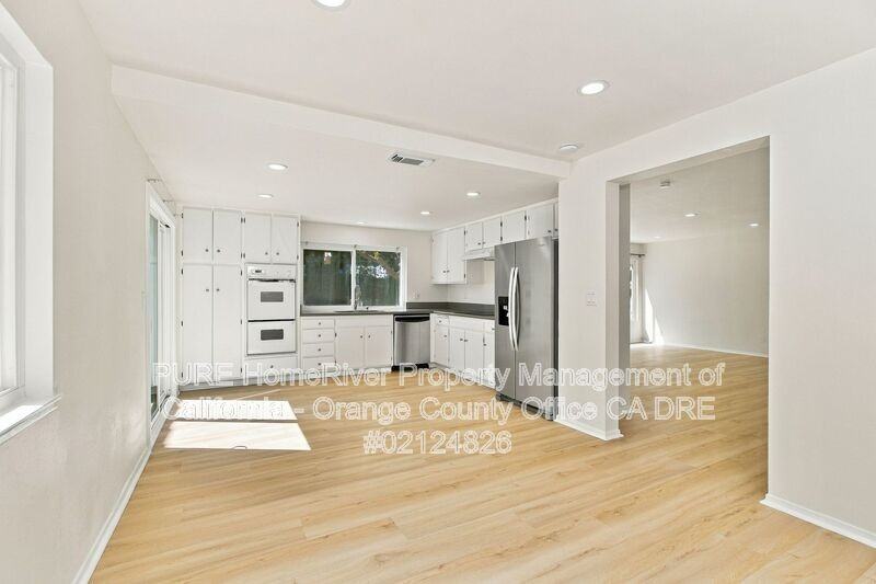4922 Rochelle Ave - Photo 4 of 15