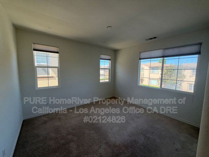 22754 Meyler St - Photo 6 of 20