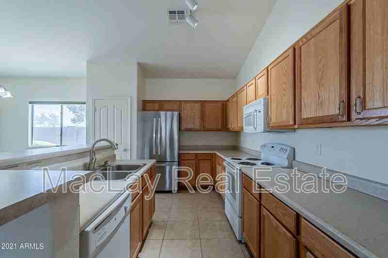 16950 W Sonora St - Photo 6 of 23