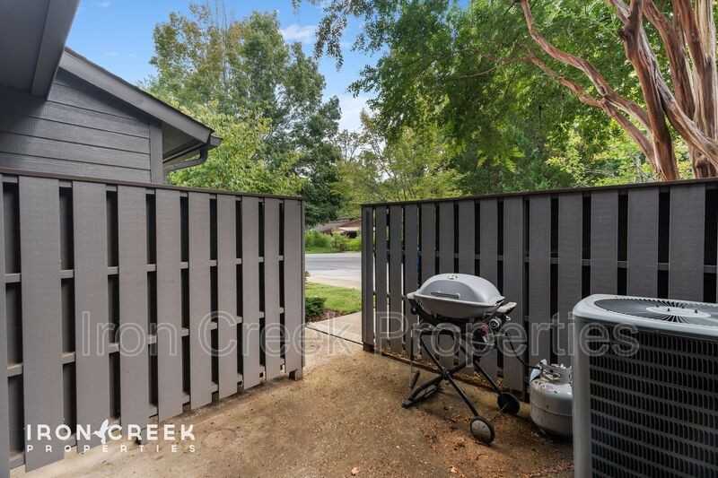 702 Crowfields Ln - Photo 3 of 42