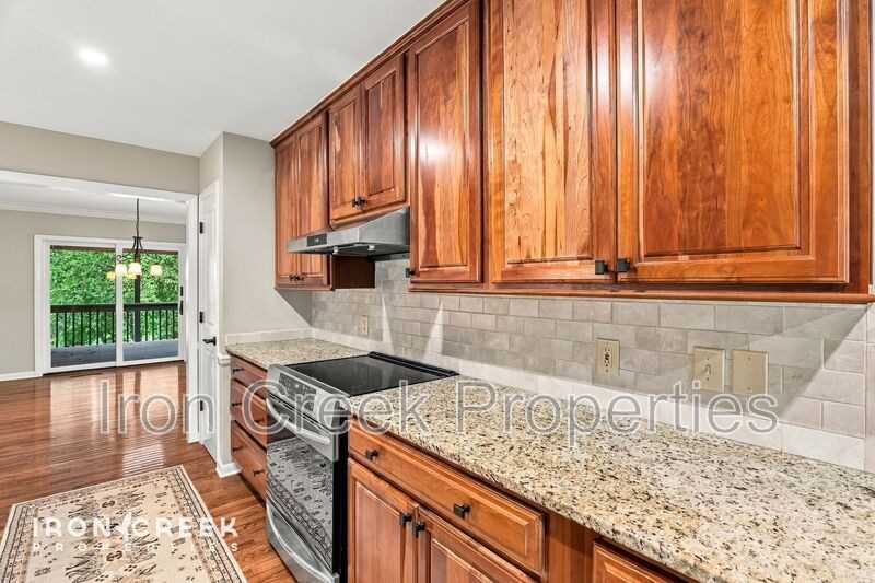 702 Crowfields Ln - Photo 5 of 42