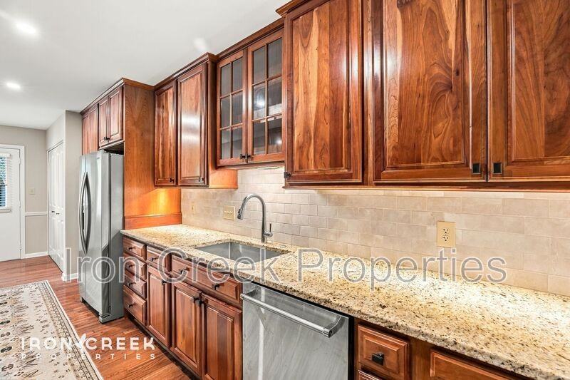702 Crowfields Ln - Photo 6 of 42