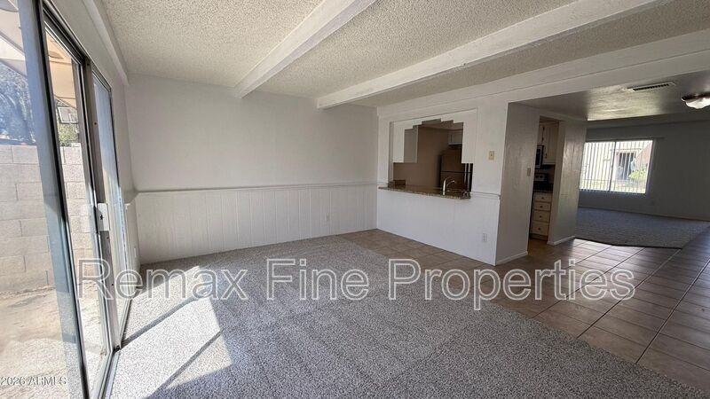 5701 N 44th Ave - Photo 5 of 10