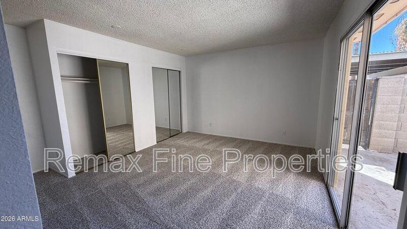 5701 N 44th Ave - Photo 6 of 10