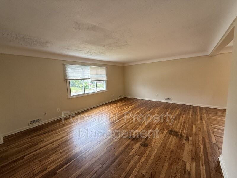 17460 Chagrin Blvd #2 - Photo 5 of 15