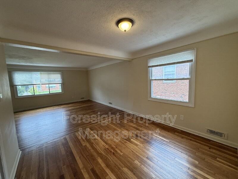 17460 Chagrin Blvd #2 - Photo 6 of 15