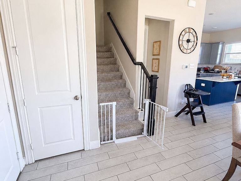 573 Hutchinson Ln - Photo 2 of 17