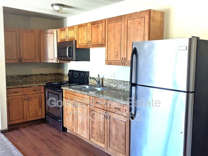1700 Locust St #10 - Photo 3 of 8