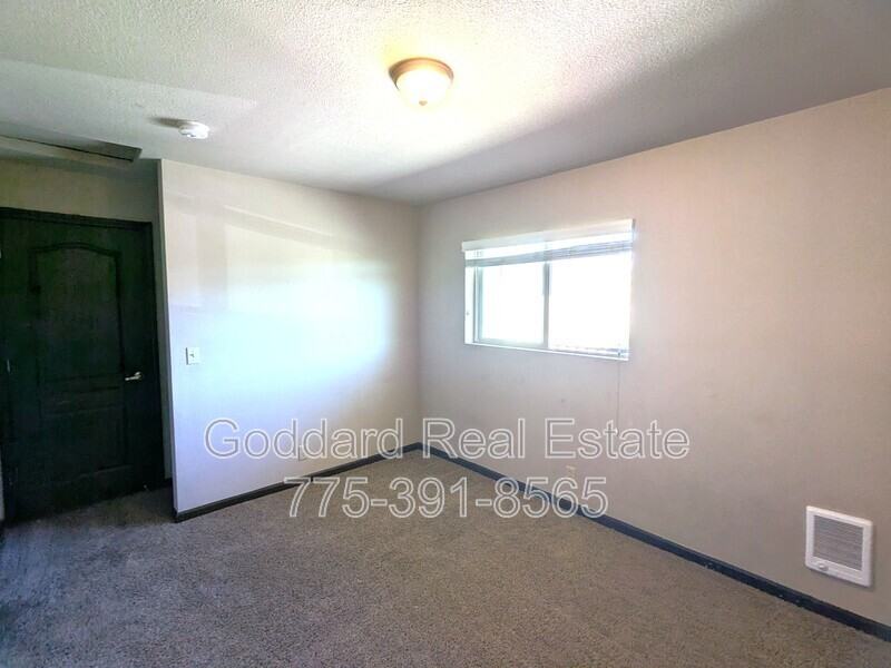1700 Locust St #10 - Photo 4 of 8
