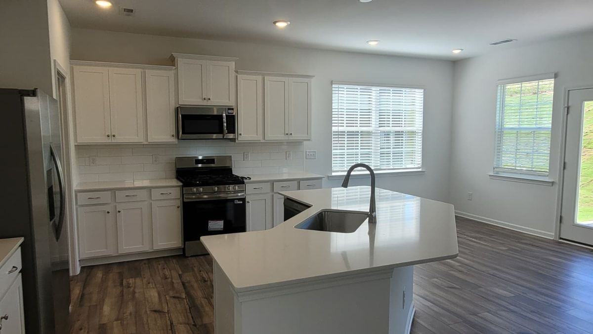 1131 Coopers Ct - Photo 4 of 15
