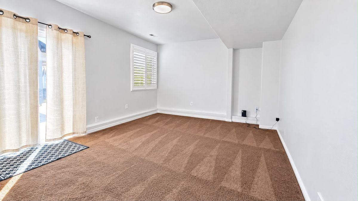 3291 S Waterleaf Way - Photo 3 of 11