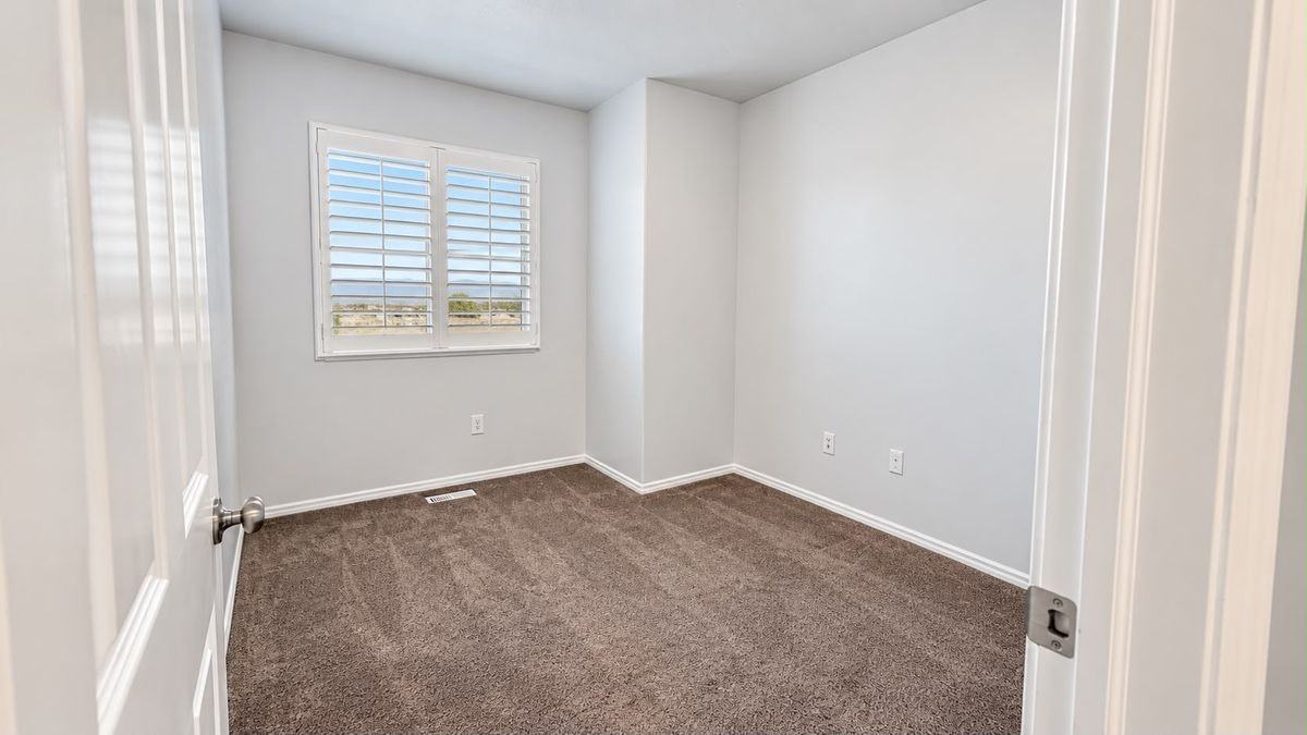 3291 S Waterleaf Way - Photo 4 of 11
