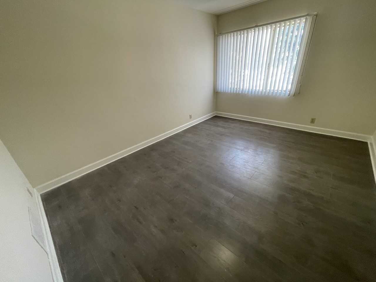 1114 E Wilson Ave #9 - Photo 7 of 9