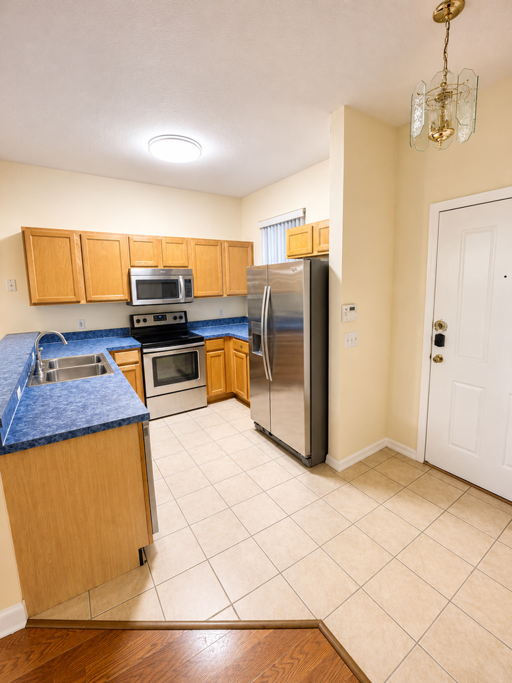 121 Madison Cir - Photo 6 of 21
