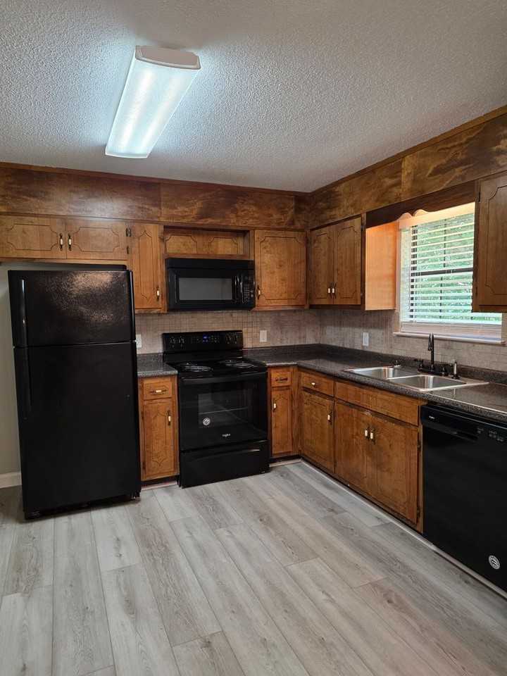 107 Laferry Ln - Photo 4 of 45