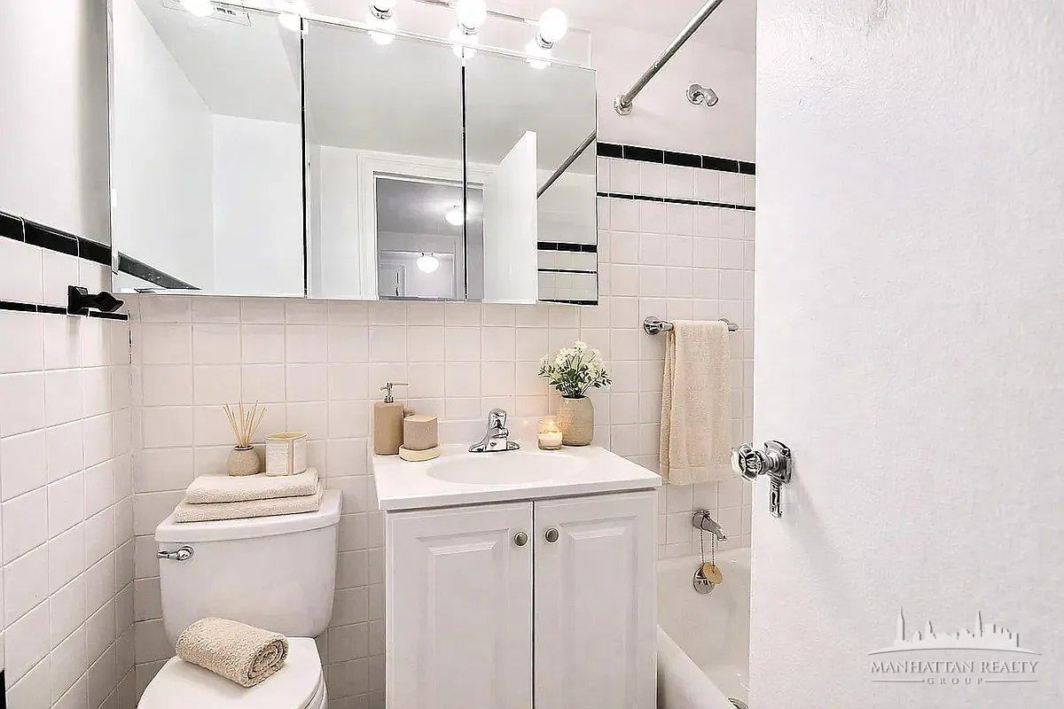E 38th St #8 - Photo 3 of 4