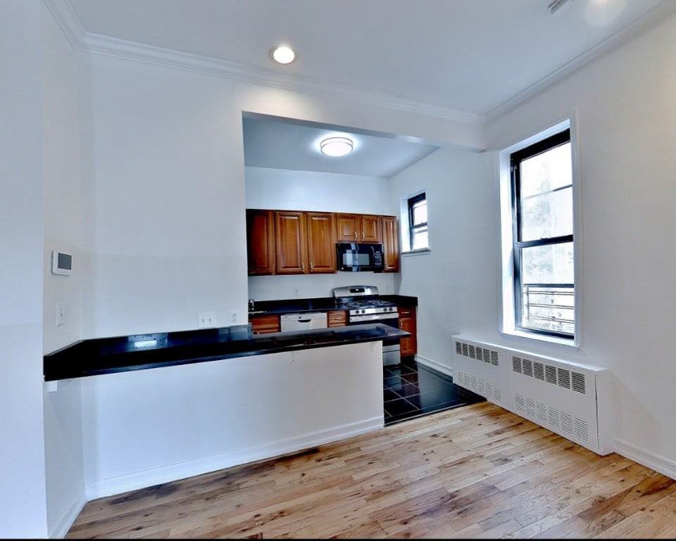 W 85th St #6A - Photo 2 of 10