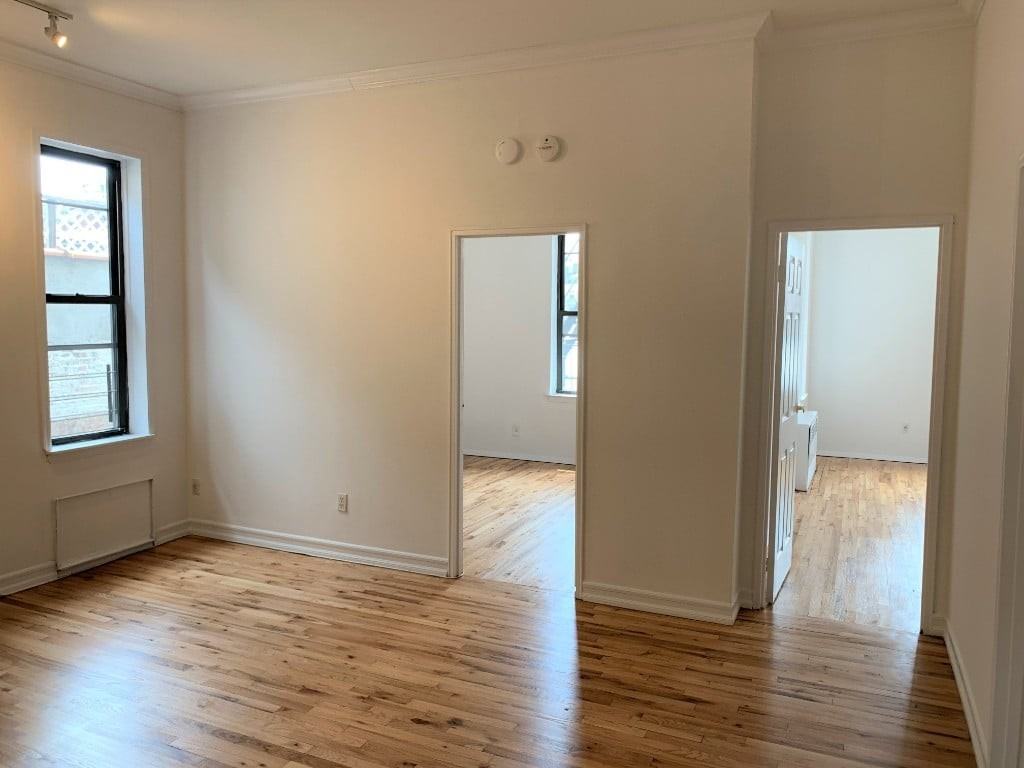 W 85th St #6A - Photo 4 of 10