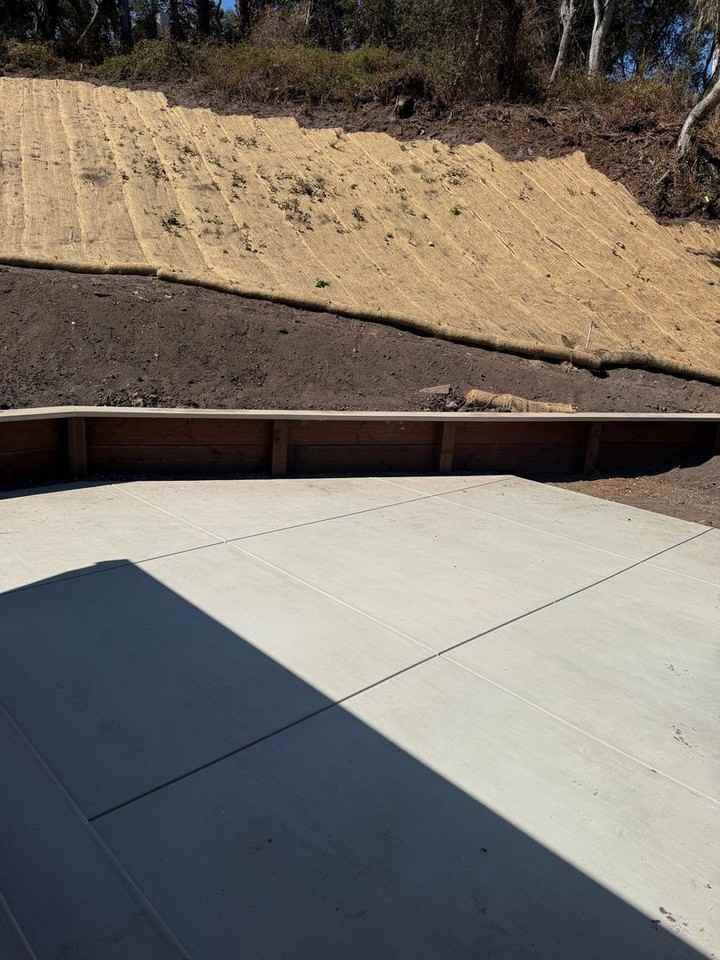 1198 Josselyn Canyon Rd - Photo 3 of 23