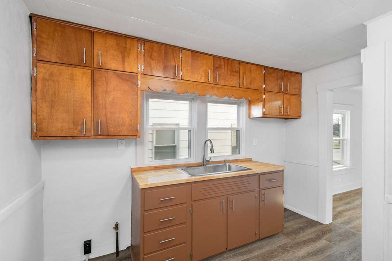 1904 Taft Ave Ne - Photo 7 of 18