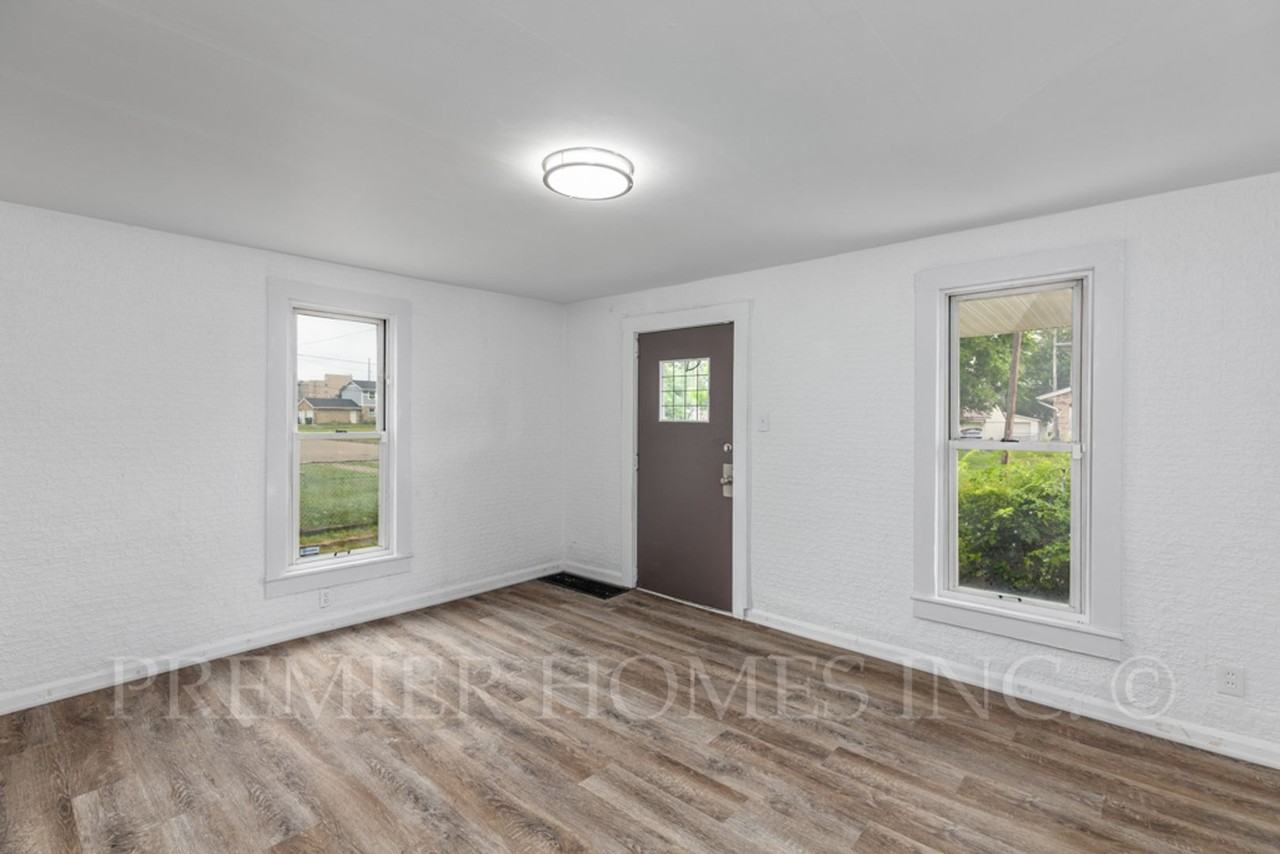 908 7th St Ne - Photo 4 of 19