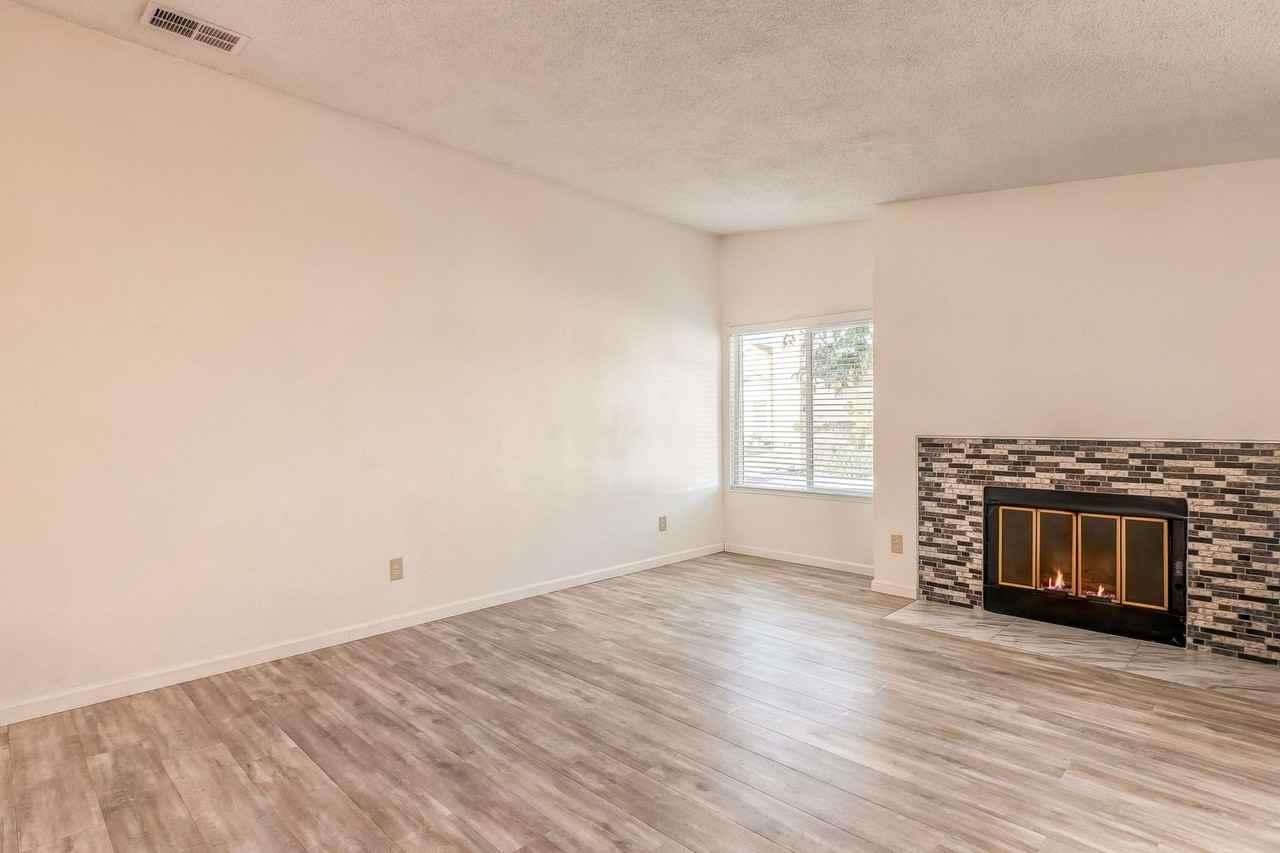 2260 Freya Dr - Photo 4 of 25