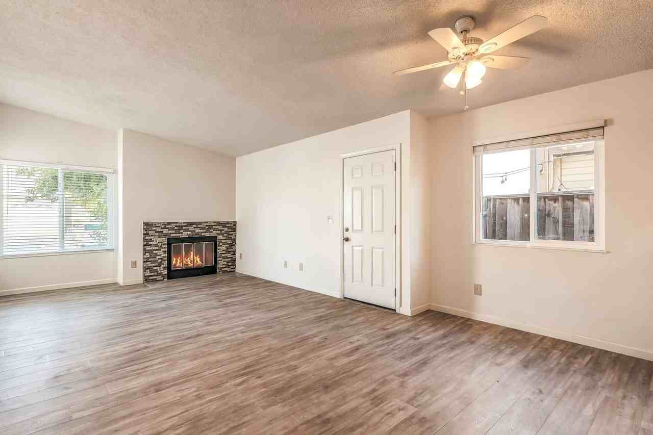 2260 Freya Dr - Photo 5 of 25